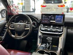 تۆیۆتا لاند کروزەر